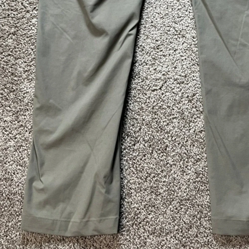 Adidas Nylon Chino Pants Mens 32x32 Olive Green Flat Front Golf 3 Stripes NEW
